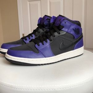 Air Jordan 1 Mid “Dark Concord”